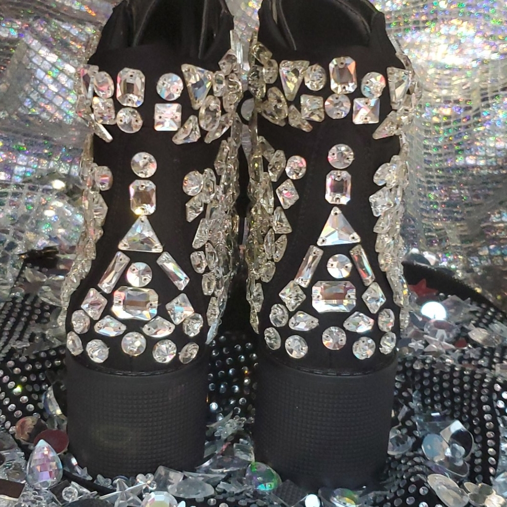 BOOTS - Picture 8 of 15